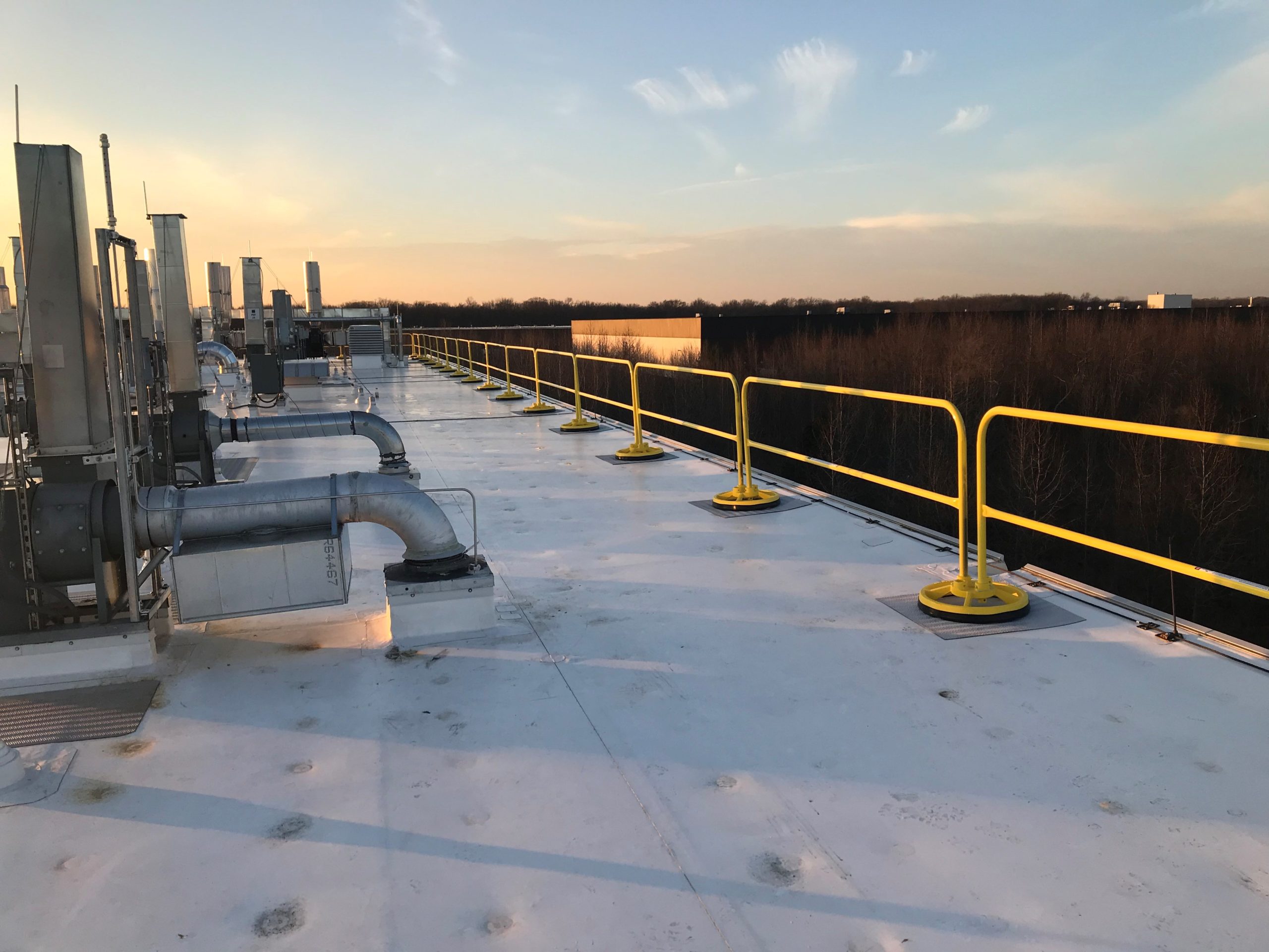 Benefits of Powder Coating vs. Galvanizing Metal