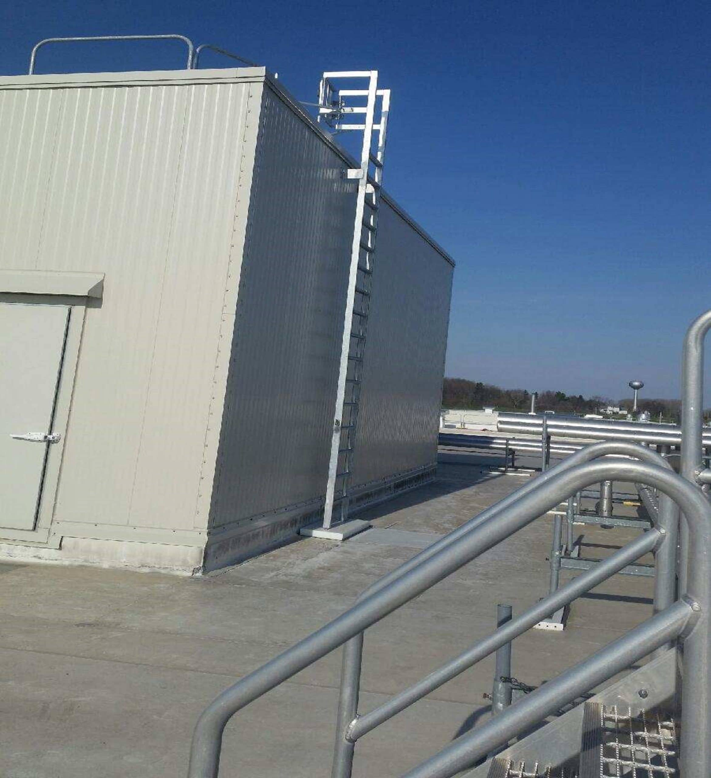 OSHA fixed ladder requirements
